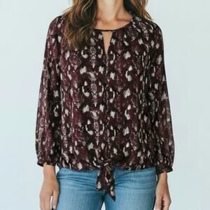West K Burgundy Print Keyhole Front Tie Waist Blouse Women's Size S NWT